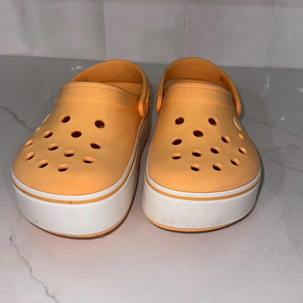 Platform crocs